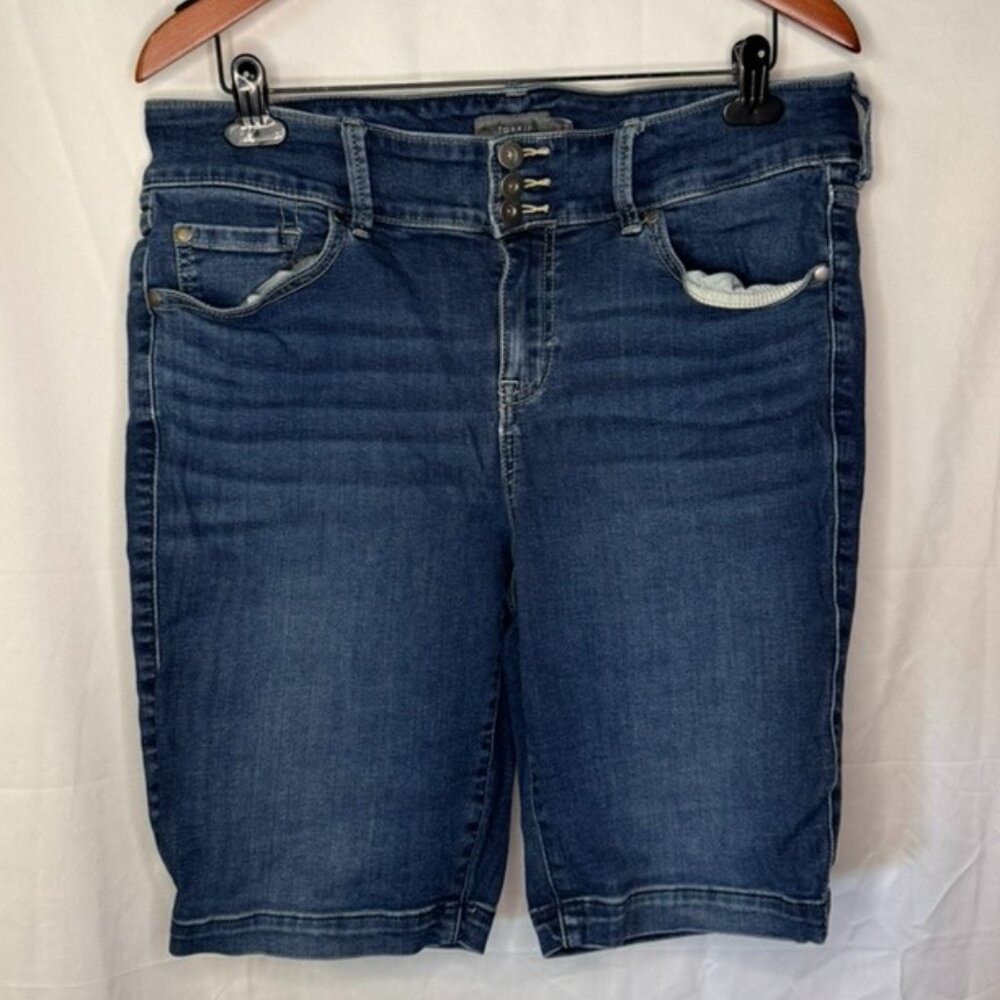 Torrid Bermuda Jean Shorts Size 18